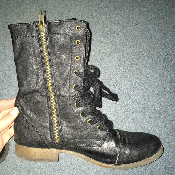 Boots - Picture 2 of 4